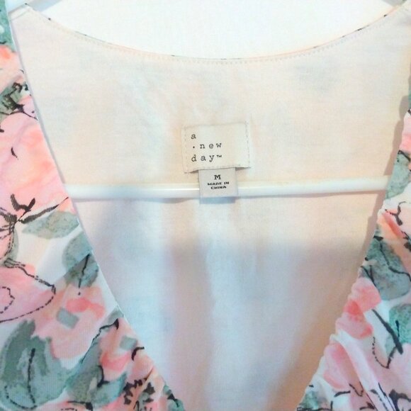 A New Day Ruched Pastel Floral Sleeveless Top M Coquette Romantic Cottagecore - Picture 2 of 8